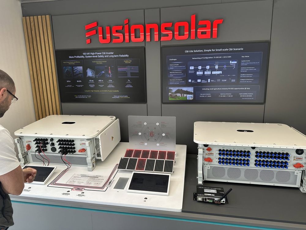 FusionSolar sistemos stendas